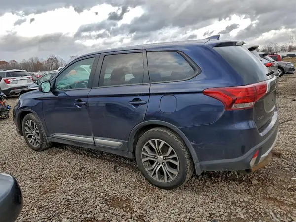 JA4AZ2A39HZ037953 2017 MITSUBISHI OUTLANDER - Image 2