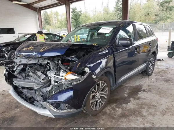 JA4AZ2A39HZ039704 2017 MITSUBISHI OUTLANDER - Image 2