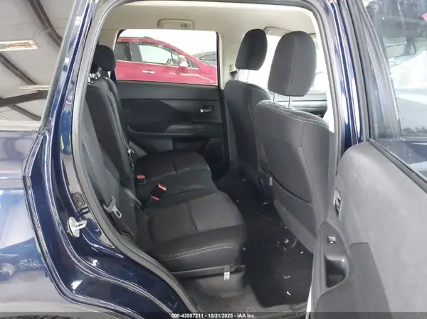 JA4AZ2A39HZ039704 2017 MITSUBISHI OUTLANDER - Image 8
