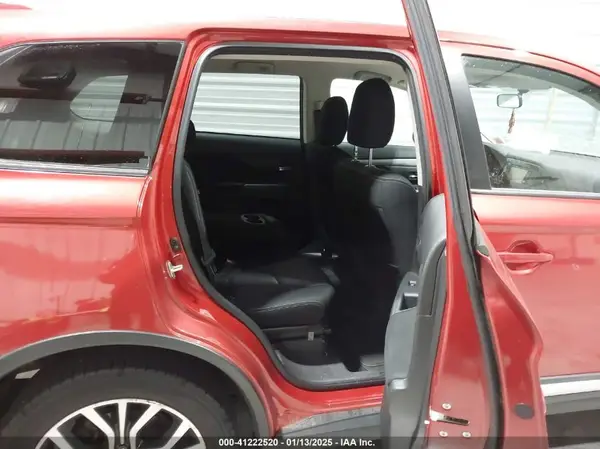 JA4AZ2A39HZ049715 2017 MITSUBISHI OUTLANDER - Image 8