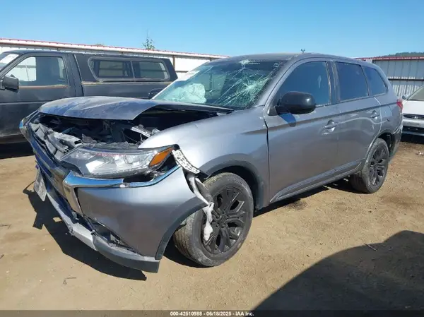 JA4AZ2A39HZ056924 2017 MITSUBISHI OUTLANDER - Image 2