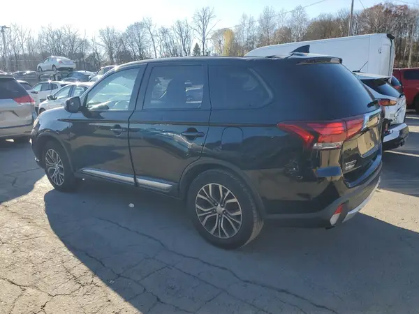 JA4AZ2A39HZ062660 2017 MITSUBISHI OUTLANDER - Image 2