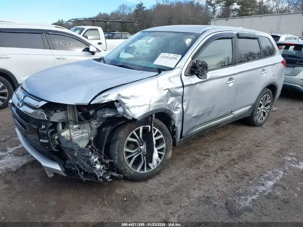 JA4AZ2A39HZ069978 2017 MITSUBISHI OUTLANDER - Image 2