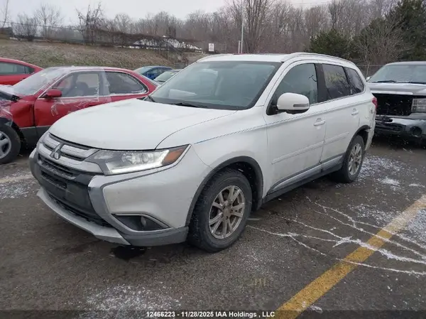 JA4AZ2A39HZ606459 2017 MITSUBISHI OUTLANDER - Image 2