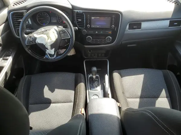 JA4AZ2A39HZ611192 2017 MITSUBISHI OUTLANDER - Image 8