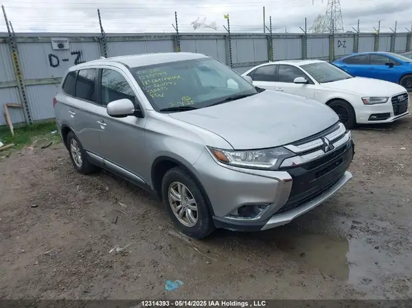 JA4AZ2A39JJ600777 2018 MITSUBISHI OUTLANDER - Image 1