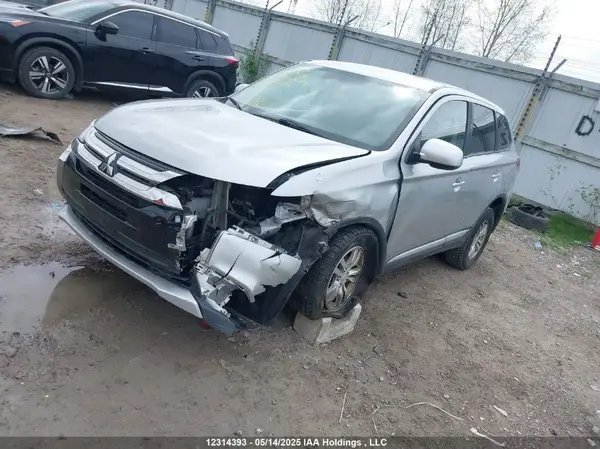 JA4AZ2A39JJ600777 2018 MITSUBISHI OUTLANDER - Image 2