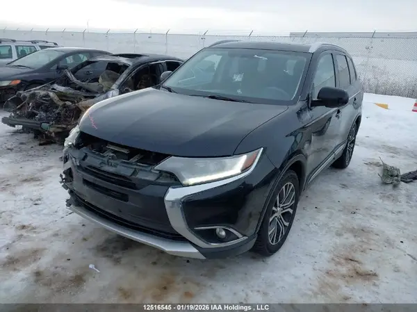 JA4AZ2A39JZ603390 2018 MITSUBISHI OUTLANDER - Image 2