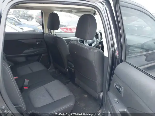 JA4AZ2A39JZ603390 2018 MITSUBISHI OUTLANDER - Image 8