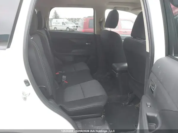 JA4AZ2A39JZ606659 2018 MITSUBISHI OUTLANDER - Image 8