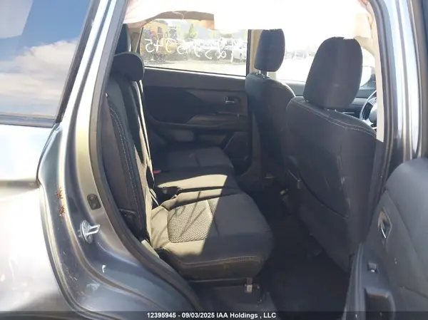 JA4AZ2A39JZ609643 2018 MITSUBISHI OUTLANDER - Image 8