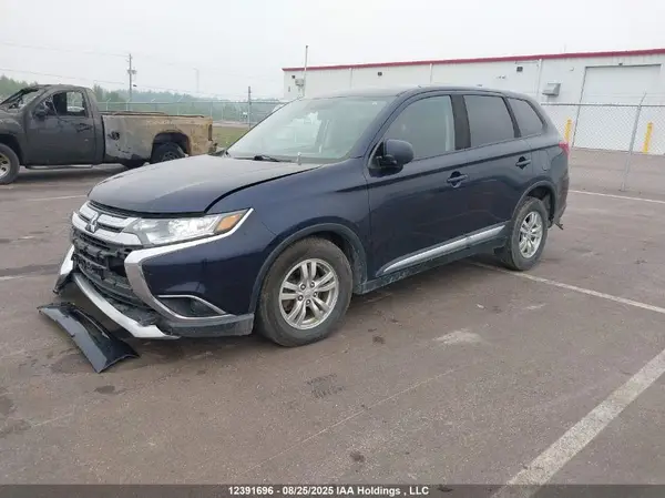 JA4AZ2A39JZ616608 2018 MITSUBISHI OUTLANDER - Image 2