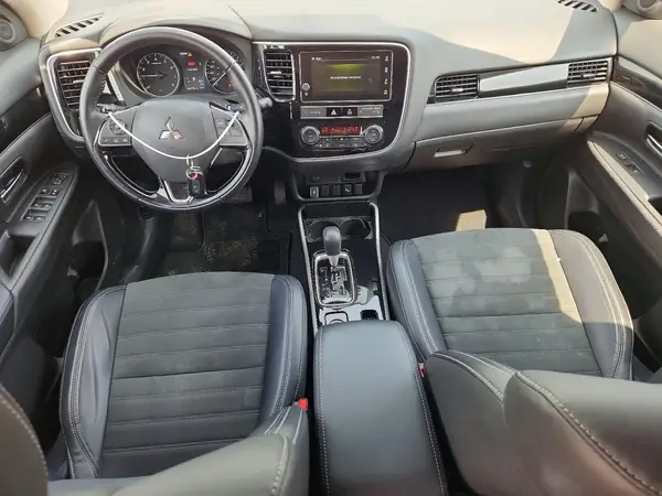 JA4AZ2A39KZ610261 2019 MITSUBISHI OUTLANDER - Image 8