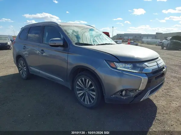 JA4AZ2A39LZ615266 2020 MITSUBISHI OUTLANDER - Image 1