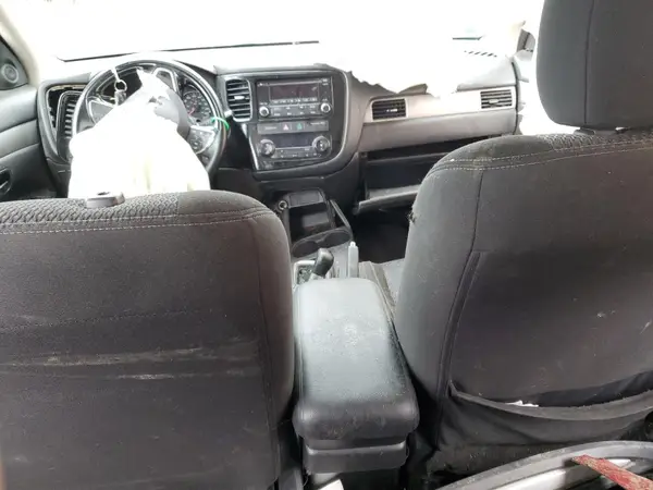 JA4AZ2A3XGZ612768 2016 MITSUBISHI OUTLANDER - Image 8