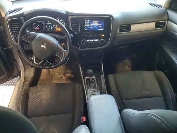 JA4AZ2A3XHZ030459 2017 MITSUBISHI OUTLANDER - Image 8