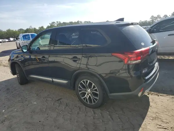 JA4AZ2A3XHZ035726 2017 MITSUBISHI OUTLANDER - Image 2