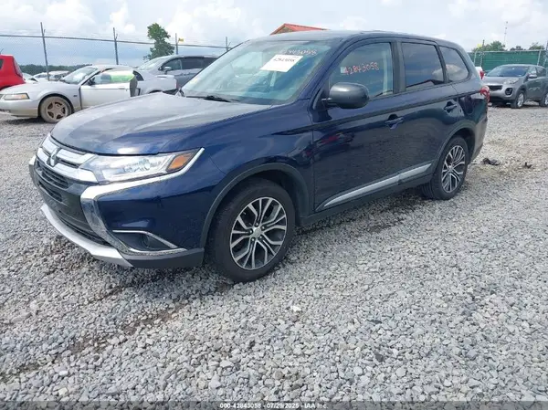 JA4AZ2A3XHZ049139 2017 MITSUBISHI OUTLANDER - Image 2