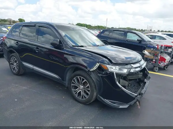 JA4AZ2A3XHZ052168 2017 MITSUBISHI OUTLANDER - Image 1