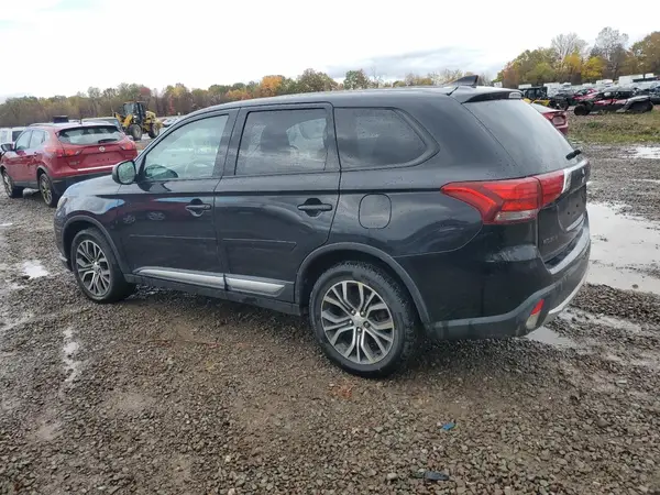 JA4AZ2A3XJZ003185 2018 MITSUBISHI OUTLANDER - Image 2