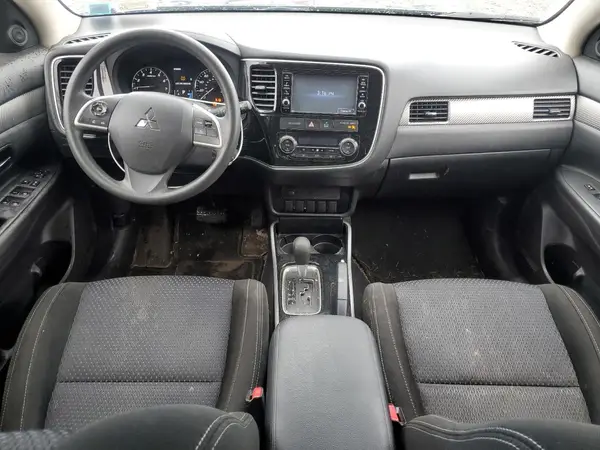 JA4AZ2A3XJZ003185 2018 MITSUBISHI OUTLANDER - Image 8