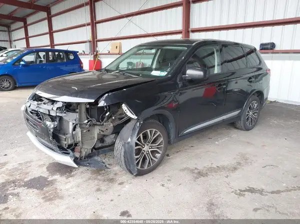 JA4AZ2A3XJZ007219 2018 MITSUBISHI OUTLANDER - Image 2