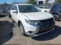 JA4AZ2A3XJZ609666 2018 MITSUBISHI OUTLANDER