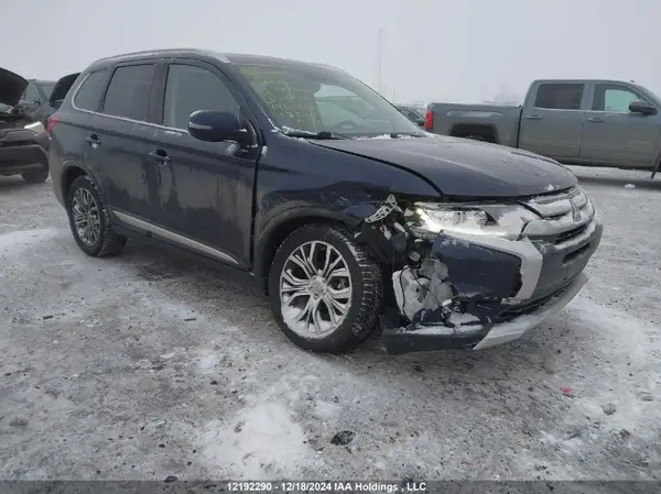 JA4AZ2A3XJZ611420 2018 MITSUBISHI OUTLANDER - Image 1