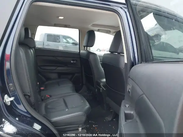 JA4AZ2A3XJZ611420 2018 MITSUBISHI OUTLANDER - Image 8