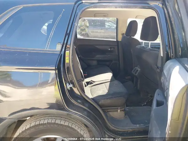 JA4AZ2A3XKZ609670 2019 MITSUBISHI OUTLANDER - Image 8