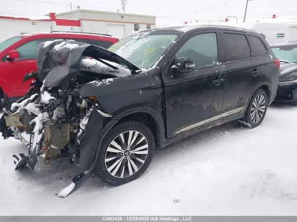 JA4AZ2A3XLZ614112 2020 MITSUBISHI OUTLANDER - Image 2