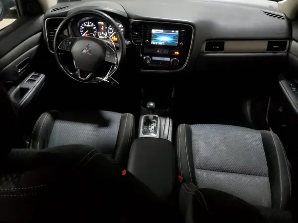 JA4AZ3A30GZ002352 2016 MITSUBISHI OUTLANDER - Image 8