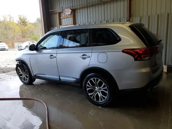 JA4AZ3A30GZ004358 2016 MITSUBISHI OUTLANDER - Image 2