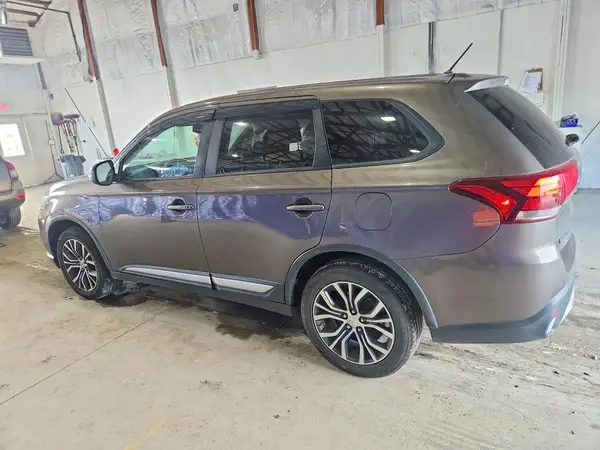 JA4AZ3A30GZ017644 2016 MITSUBISHI OUTLANDER - Image 2