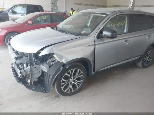 JA4AZ3A30GZ019040 2016 MITSUBISHI OUTLANDER - Image 2