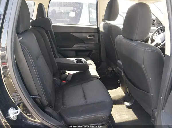 JA4AZ3A30GZ032175 2016 MITSUBISHI OUTLANDER - Image 8