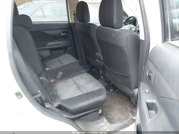 JA4AZ3A30GZ034797 2016 MITSUBISHI OUTLANDER - Image 8