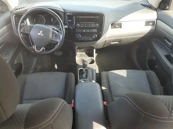 JA4AZ3A30GZ037747 2016 MITSUBISHI OUTLANDER - Image 8