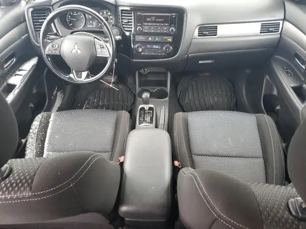 JA4AZ3A30GZ038137 2016 MITSUBISHI OUTLANDER - Image 8