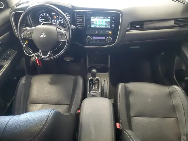 JA4AZ3A30GZ038641 2016 MITSUBISHI OUTLANDER - Image 8
