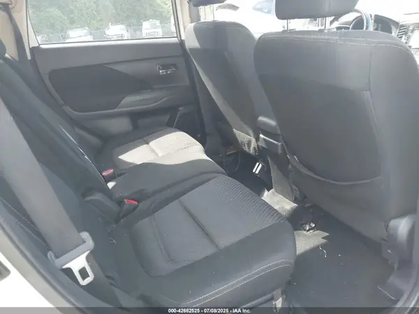 JA4AZ3A30GZ048604 2016 MITSUBISHI OUTLANDER - Image 8