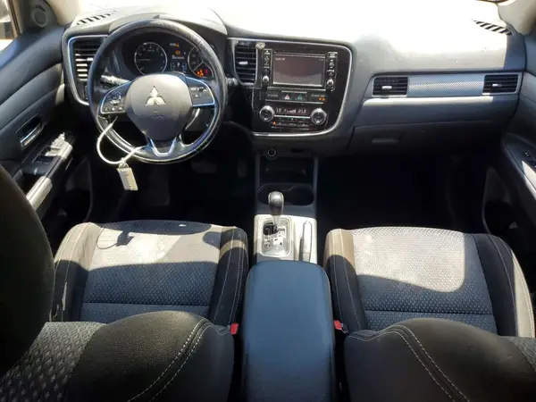 JA4AZ3A30GZ055097 2016 MITSUBISHI OUTLANDER - Image 8