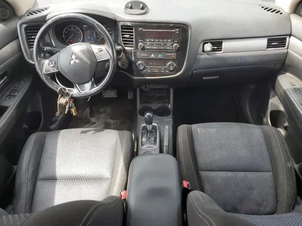 JA4AZ3A30GZ060638 2016 MITSUBISHI OUTLANDER - Image 8