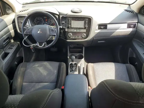 JA4AZ3A30GZ061269 2016 MITSUBISHI OUTLANDER - Image 8
