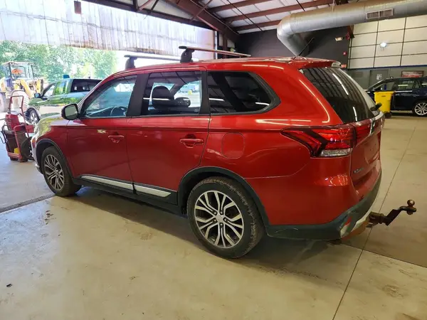 JA4AZ3A30GZ064219 2016 MITSUBISHI OUTLANDER - Image 2