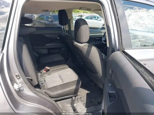 JA4AZ3A30GZ064415 2016 MITSUBISHI OUTLANDER - Image 8