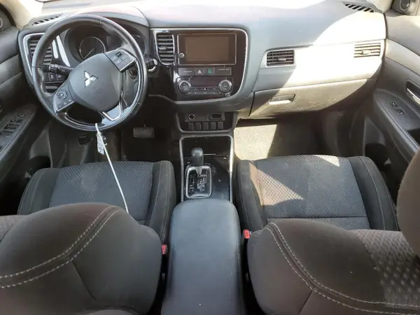 JA4AZ3A30HZ008508 2017 MITSUBISHI OUTLANDER - Image 8