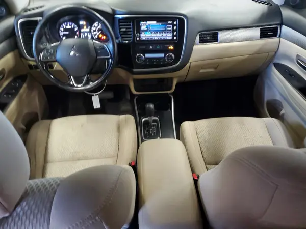 JA4AZ3A30HZ011232 2017 MITSUBISHI OUTLANDER - Image 8