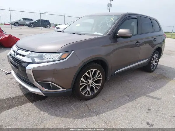 JA4AZ3A30HZ013434 2017 MITSUBISHI OUTLANDER - Image 2