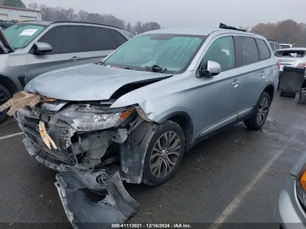 JA4AZ3A30HZ023106 2017 MITSUBISHI OUTLANDER - Image 2